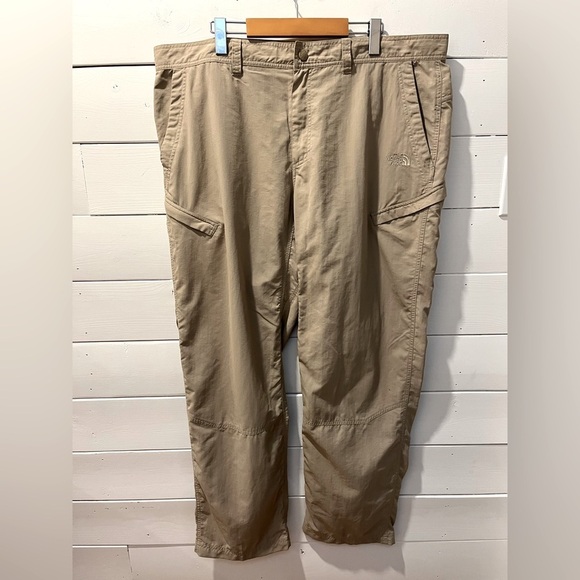💛The North Face Men’s Tan Nylon Hiking Pants – Size 40 - Picture 1 of 9